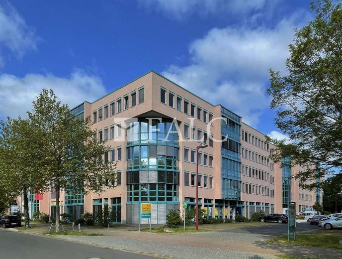 Büroflächen ab 240 m² zur Miete. Nur 9,50 EUR/m² Kaltmiete! – Titelbild