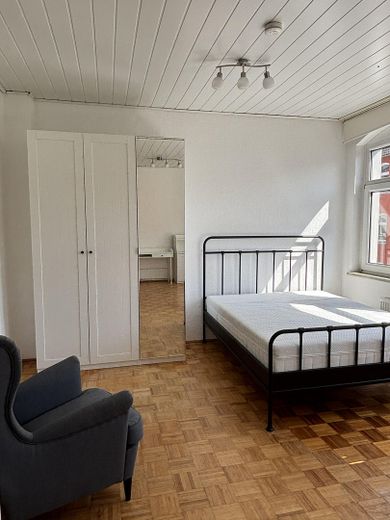 Nowa kuchnia w zabudowie, nowa łazienka, nowe ogrzewanie, jasne mieszkanie jednopokojowe – Schlafbereich