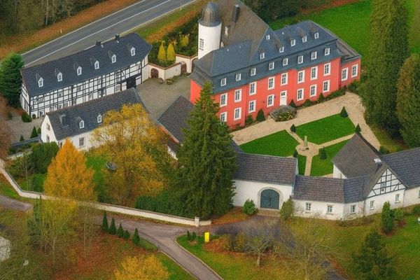 Exklusive Burganlage mit historischem Charme und moderner Ausstattung