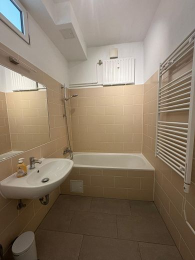 Stilvolle 2-Zimmer-Wohnung mit klassischem Altbaucharme – Foto 12