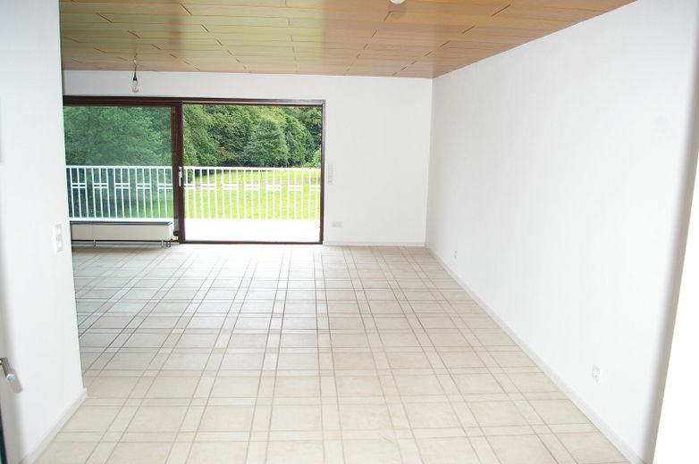 Wohnzimmer mit Essecke 2