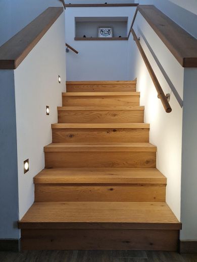 Detached house designed for two generations with mountain views in a sunny location – PRIVATE SALE – Treppe EG-OG