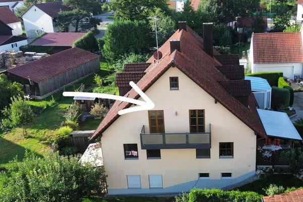 Свободная 3-комнатная квартира с балконом, парковочным местом и кладовой в подвале, Шробенхаузен — Зандицелль