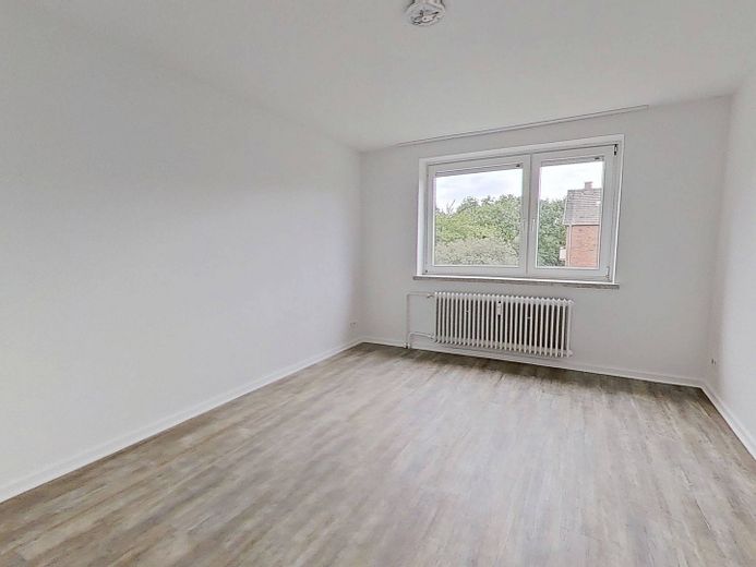 Kuschelzeit im neuen Heim – der erste Monat geht auf unser Konto: Gut geschnittene 4-Zimmer-Wohnung mit BALKON und EBK – Schlafzimmer I