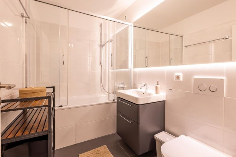 Neu möblierte, ruhige Terrassenwohnung inkl. Schwimmbad im Haus – Foto 11
