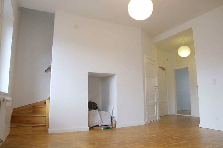 DG Maisonette-Townhouse mit Atelier – Wohnen und Arbeiten unter einem Dach – Esszimmer Treppe