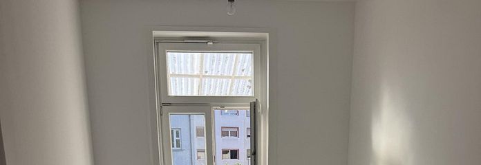 Şık eski yapı (100 m²) - Offenbach'ta balıksırtı parke ve tarihî detaylara sahip 4 odalı daire