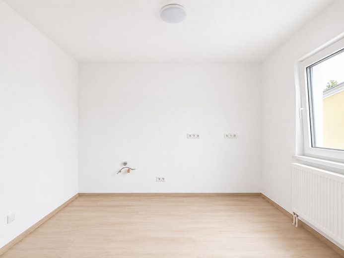 Provisionsfrei: Kernsaniertes Mehrgenerationenhaus mit 649 m² Grundstück & Erweiterungspotenzial – Foto 7