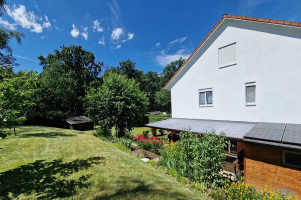 Sogno per famiglie con 5 locali e 145 m², grande terreno in posizione molto idilliaca ai margini del bosco