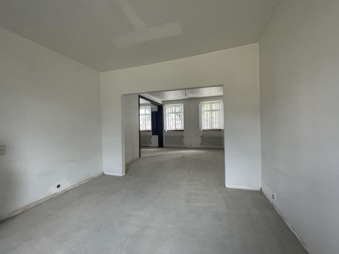 Büro 1.) großes Zimmer 