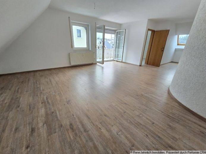 Charming top-floor apartment with balcony, gallery and a special living feeling – Foto 1