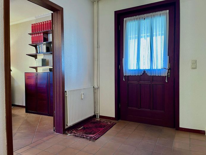 Eingangsflur /Arbeitszimmer EG