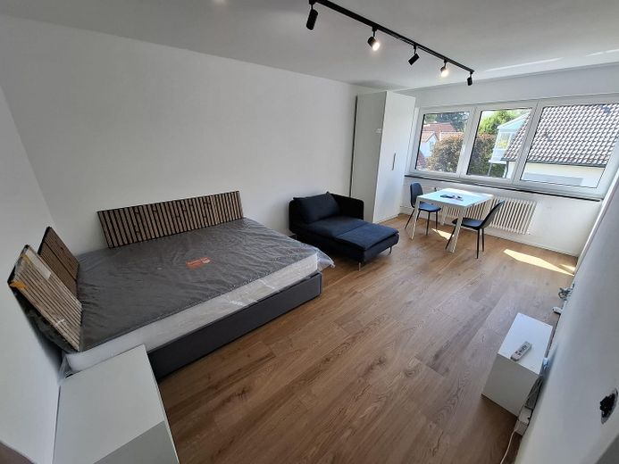Erstbezug nach Komplettsanierung – voll möbliertes Apartment in U-Bahn-Nähe (U3) – Aktueller Stand 30.07
