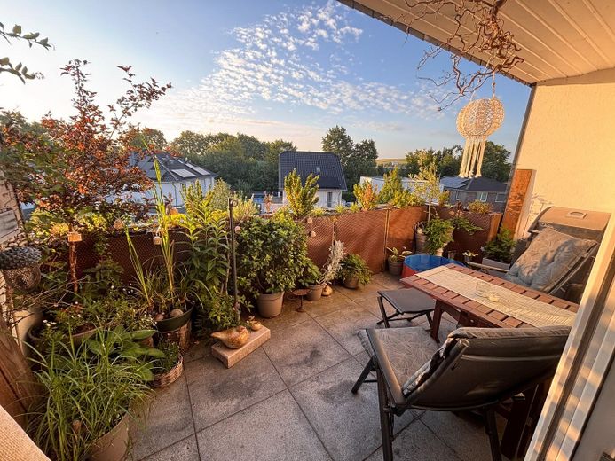 Moderne und Helle 3,5 Zimmer Wohnung von 2014 in Rheinberg zentrumsnah – Balkon