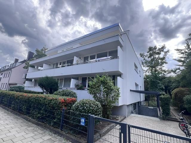 Helles,, lichtdurchflutetes Appartment am Nymphenburger Kanal – Außenansicht