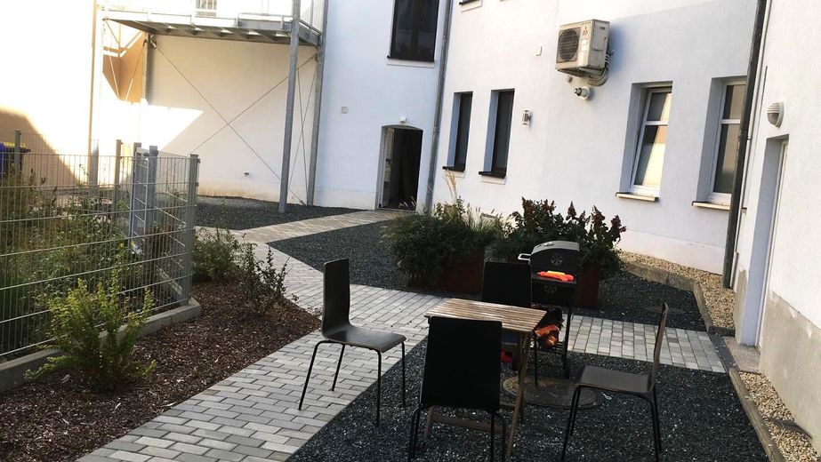 3 Zimmerwohhnung mit Einbauküche und Gartenanteil – Garten