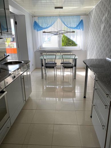 Appartamento in condominio di lusso con balcone e garage + parcheggio (in totale 3 auto) e riscaldamento a pavimento – Foto 10