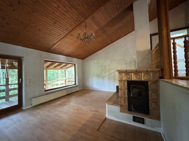 Lohmar-Rösrath-Einfamilienhaus für Individualisten Wald bis ans Haus, bezugsfrei – Wohnzimmer 1