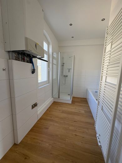 Geniş ve ulaşım bağlantıları iyi olan Bremerhaven-Lehe'de 3 odalı daire – Badezimmer