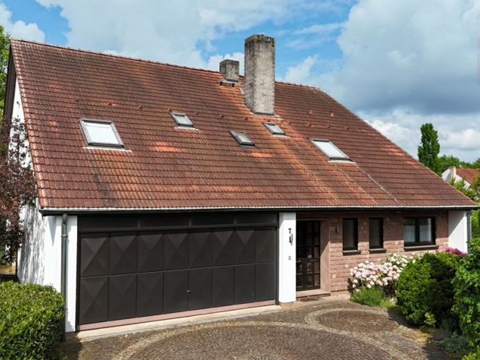 Viel Platz für die große Familie – Gepflegtes EFH mit großem Garten in Saarlouis-Picard – फोटो 1