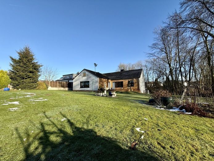 Fröndenberg-Ardey: Freistehendes Wohnhaus mit Gartenoase am Ende einer Sackgasse! – Ansicht Wohnhaus und Garten