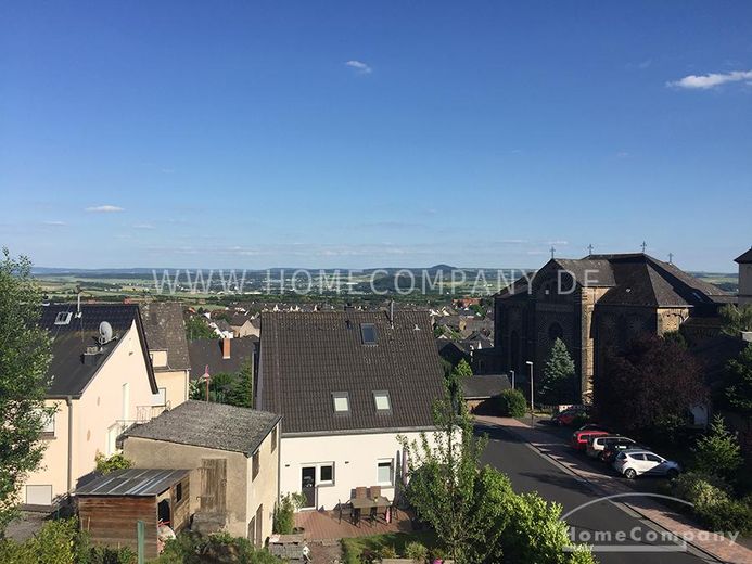 Helle Erdgeschoss-Wohnung „Pellenzblick“ in einem modernen und komfortablen Mehrfamilienhaus in Nickenich bei Andernach! – 6e676e09d981d1023578368c3e65dcba591d7bc7.jpg