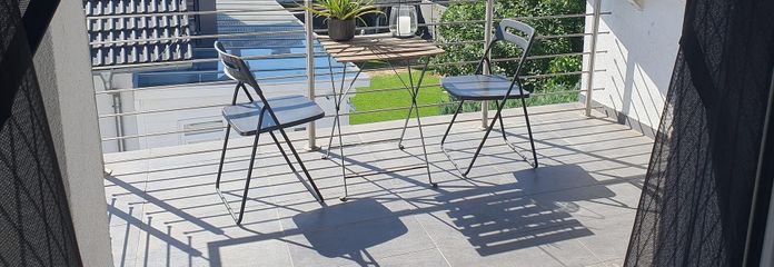 Moderne 3,5 Zi.-DG-Wohnung mit Balkon in toller Lage - von privat – Großer Balkon