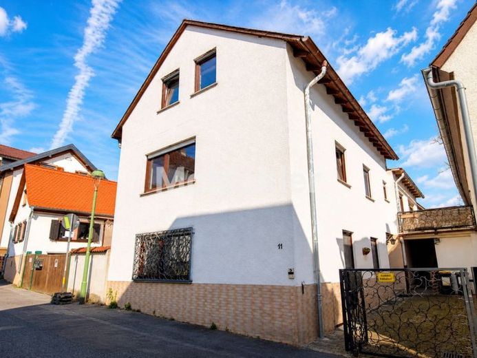 Dreifamilienhaus in Frankfurt-Seckbach – Ideal für Kapitalanleger, Eigennutzer oder Mehrgenerationen – Foto 1