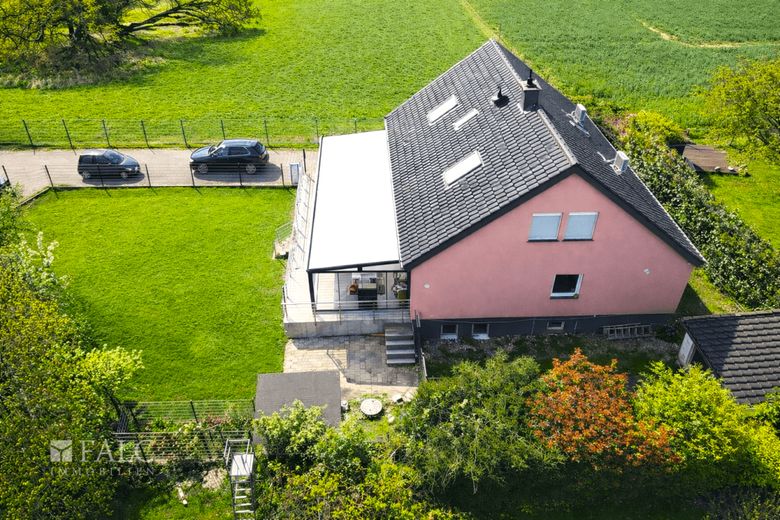 Provisionsfrei! Großzügiges Einfamilienhaus in Köln-Auweiler! – Vogelperspektive
