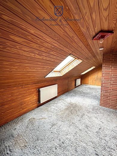 2 bis 3-FH mit Garten + Garage in guter Lage von Sulzbach – Zimmer DG