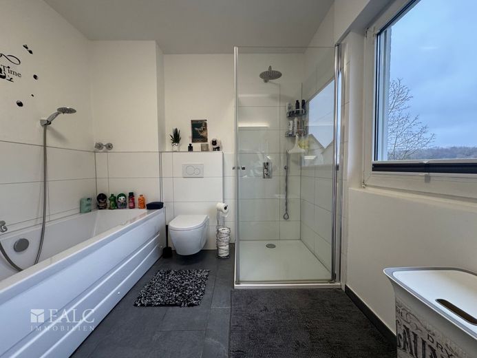 PROVISIONSFREI Ein Zuhause, in dem Familienglück wächst – Badezimmer 1. OG