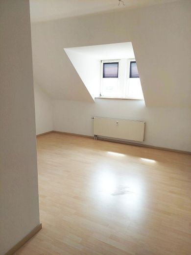 2 Zimmer WE im 3. OG - hell, gut geschnitten Top-Zustand – Schlafzimmer