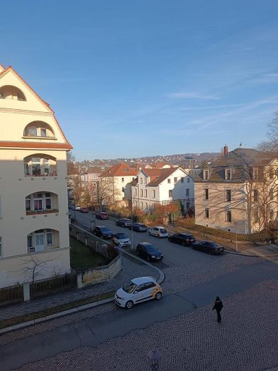 Dresden, ETW im Stadtteil Striesen, Nähe Blaues Wunder – Ausblick (Augsburger Str)