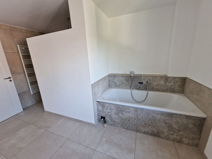Moderne 3-Zimmer-DG-Wohnung als Erstbezug in Laupheim – Foto 8
