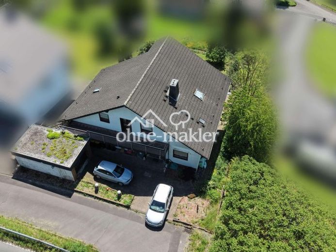 6,57 % Rendite, provisionsfrei! 2 bis 3-Familienhaus in erhöhter Lage mit Siegtalblick – Foto 1
