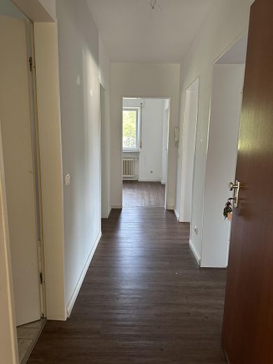 Renovierte Erdgeschoss- und Dachgeschosswohnung mit toller Aussicht zu vermieten – Wohnung Erdgeschoss