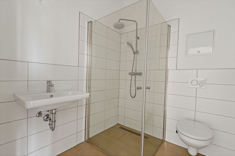 Perfekt für junges Glück!
2  Zimmerwohnung mit Terrasse – Bad