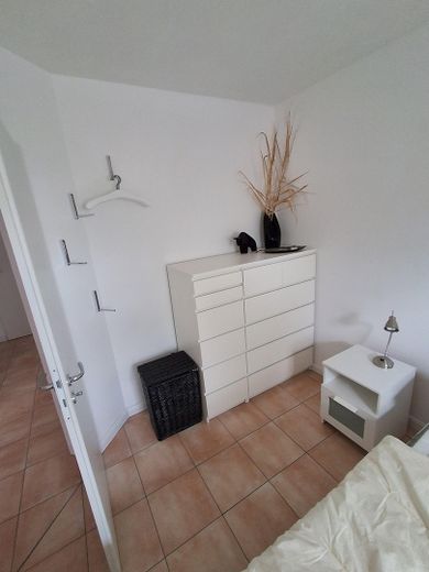 Wunderschöne 2-Zimmer-Wohnung in Top-Lage von Scharbeutz in unmittelbarer Strandnähe zu verkaufen – Schlafzimmer Schrank