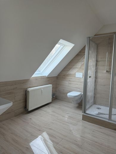 Frisch modernisierte 2,5-Zimmer Dachgeschosswohnung in Salzhausen – Foto 2