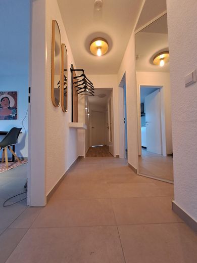 Renditestarke Kapitalanlage – modernisierte und vollmöblierte 3-Zimmer-Wohnung – Flur