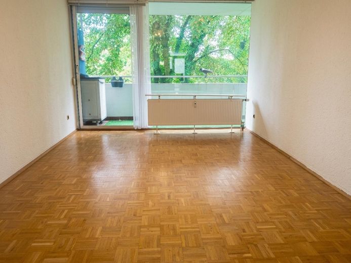 Provisionsfrei! Top Preis-Leistungs-Verhältnis (82 m²): 3 Zimmer, Balkon & TG-Platz in Horrem – Wohnzimmer1