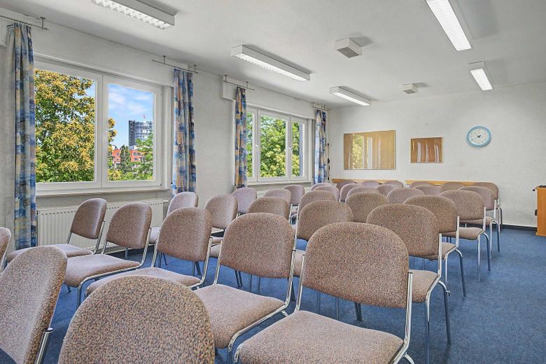 Три рівні, два зали, ваша ідея! 435m² над дахами Пфорцгайма – kleiner Saal 1. OG