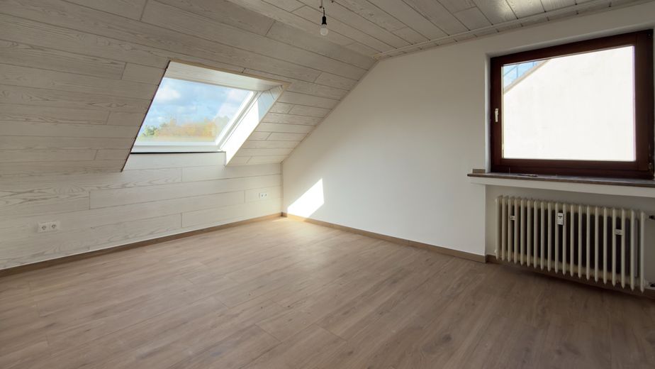 Appartamento modernamente attrezzato con cucina e vista panoramica in una tranquilla strada senza uscita – Schlafen - Bild 1