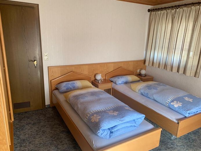 Pension with 10 apartments suitable for up to 25 people | partial rental possible – Foto 1