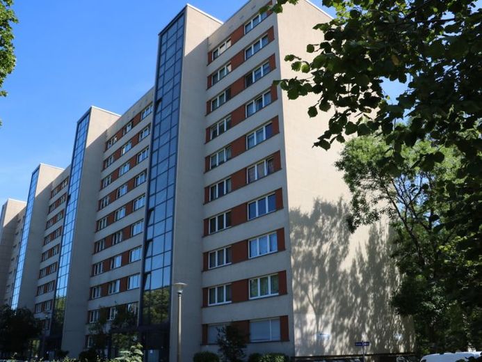 Moderne 3-Raum-Wohnung mit BALKON und EINBAUKÜCHE in Dresden- Johannstadt – Foto 1