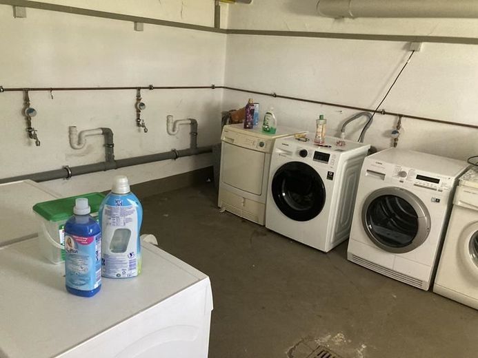 Gemütliche 3-Zimmer mit neuem Laminat, Wanne und Garage in guter Lage! – IMG_1918