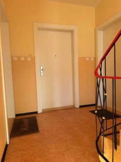 Neustadt: vacant 2-room condominium with balcony in the popular "Flüsseviertel" in Bremen Neustadt – Hausflur 