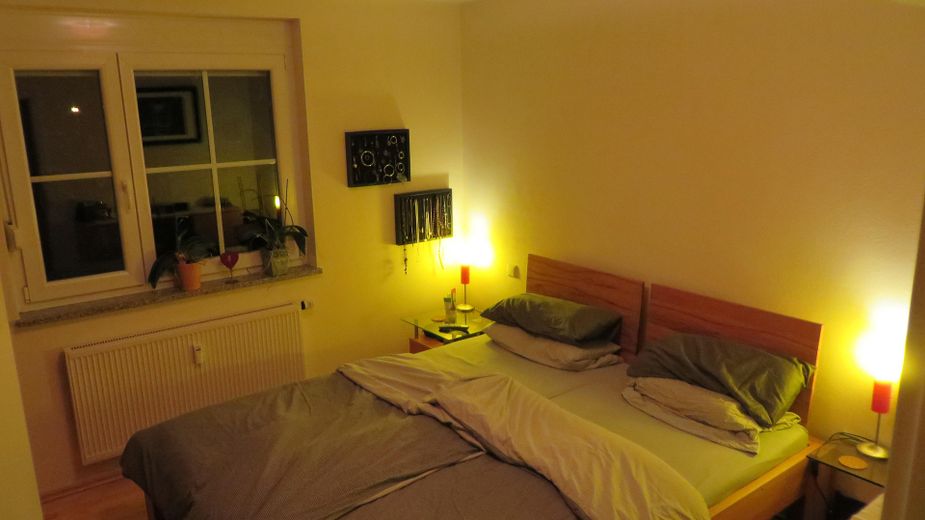 Moderne 3-Zimmer Wohnung mit Balkon, EBK und Garage – Schlafen Beispiel