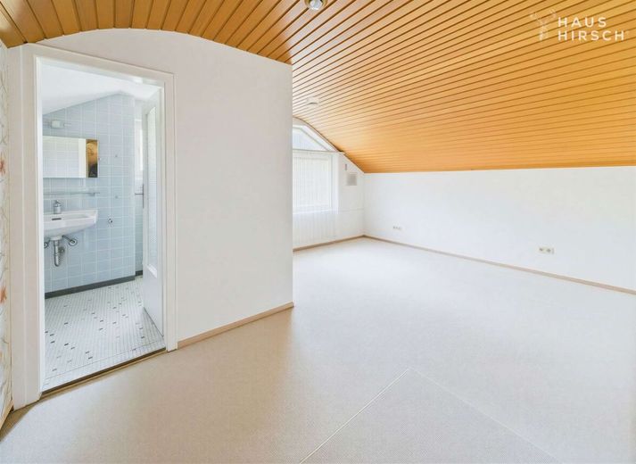 Charmantes Einfamilienhaus auf großem Grundstück - Perfektes Zuhause für Ihre Familie – OG Schlafzimmer