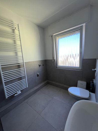 Habitación individual en piso compartido grande en Brackwede, posiblemente parcialmente amueblada – Foto 3